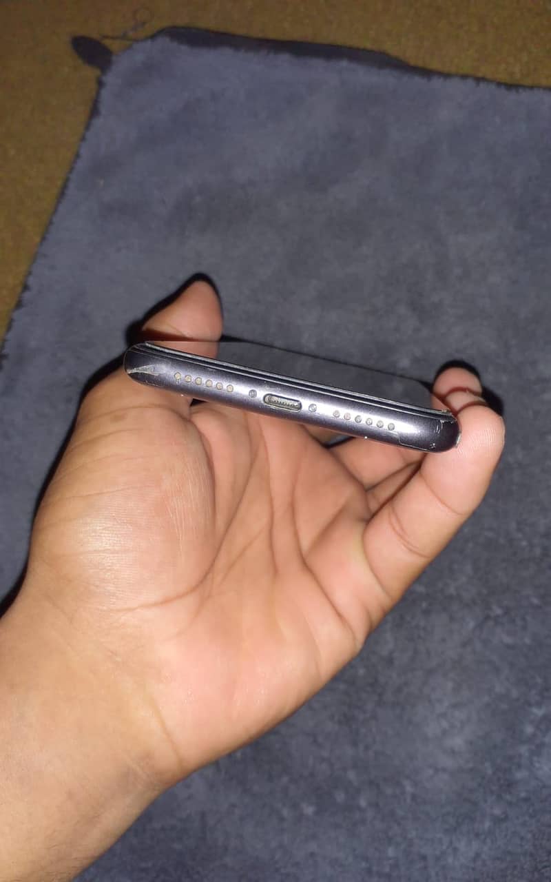 Apple iPhone 11 5