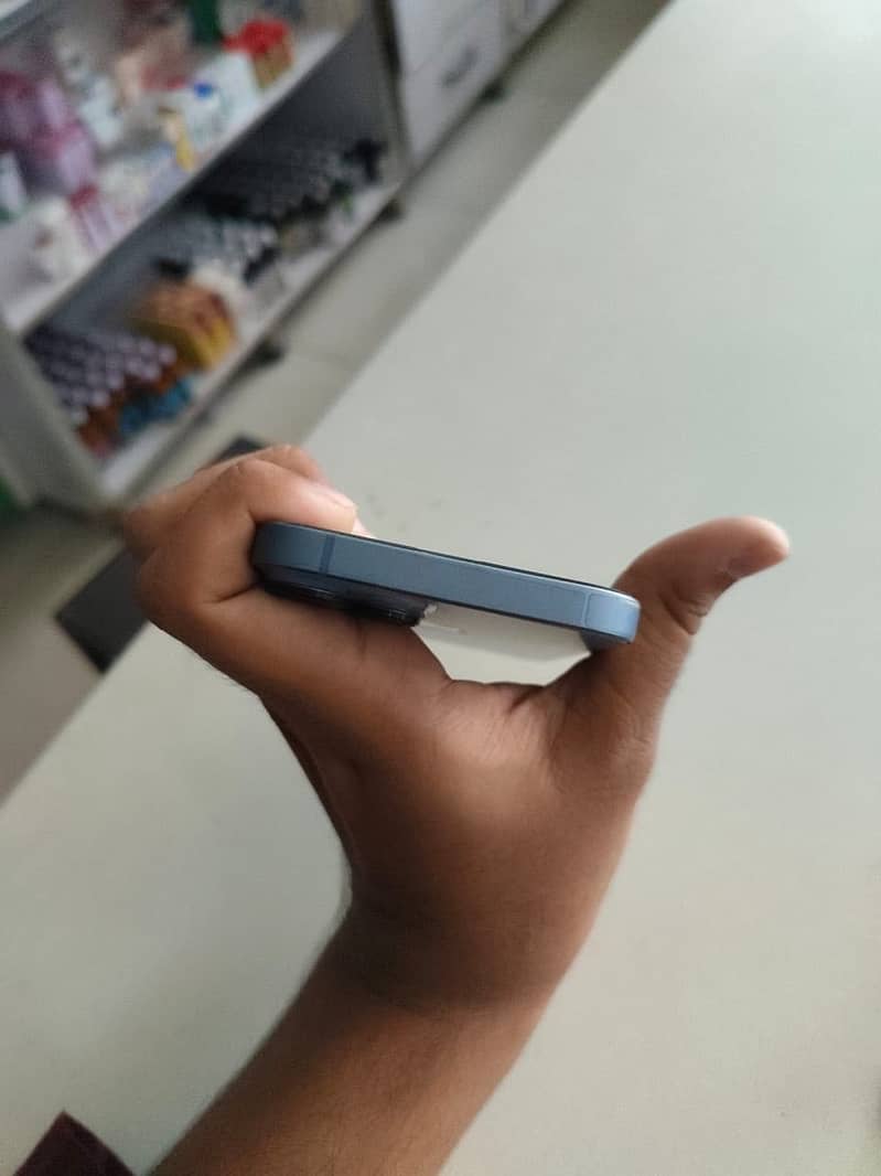 Apple iPhone 14 3