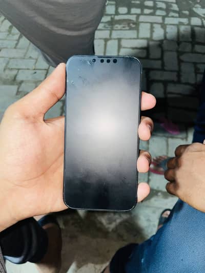 Apple iPhone 13