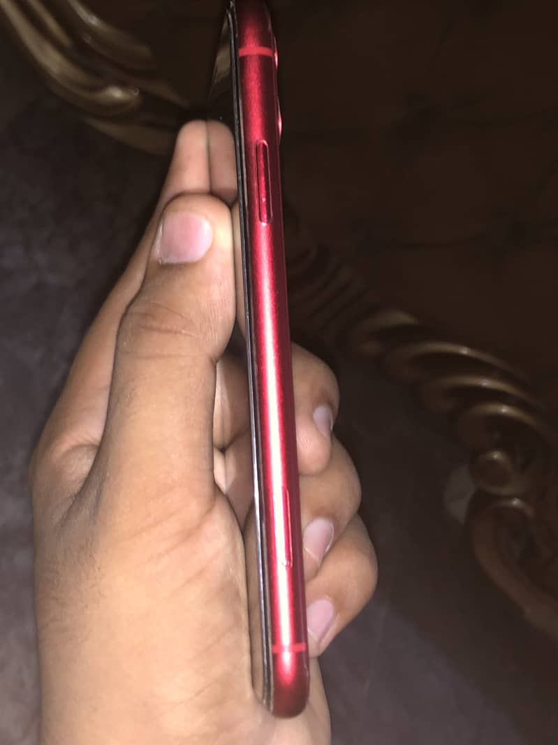 Apple iPhone 11 4