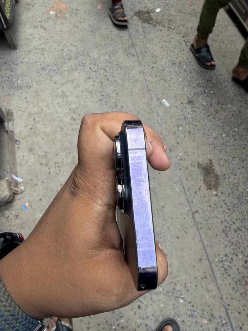 Apple iPhone 14 Pro 2