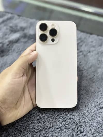 Apple iPhone 16 Pro Max
