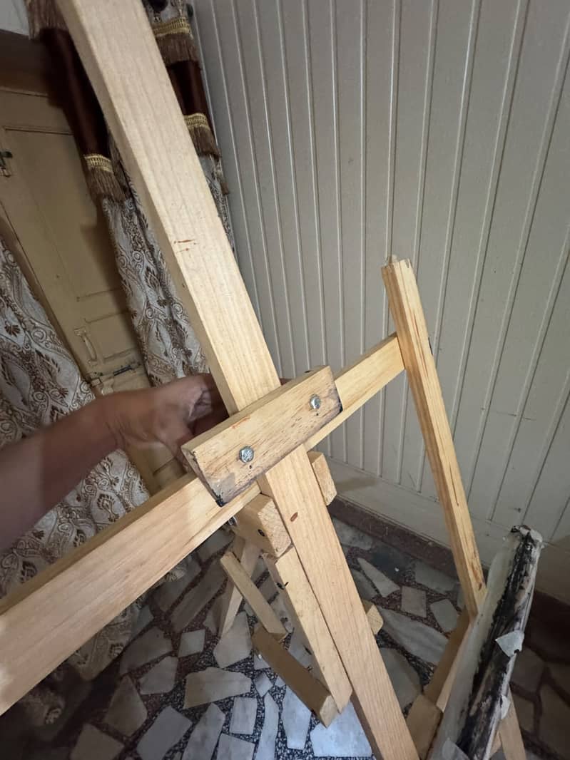 Canvas Stand 3
