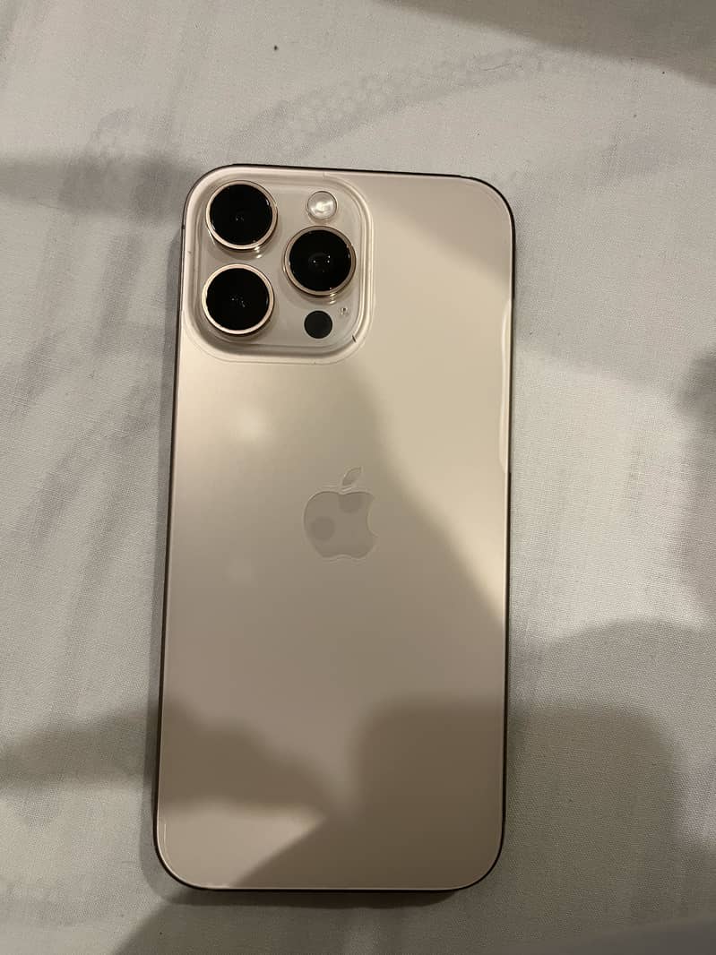 Apple iPhone 16 Pro Max 3