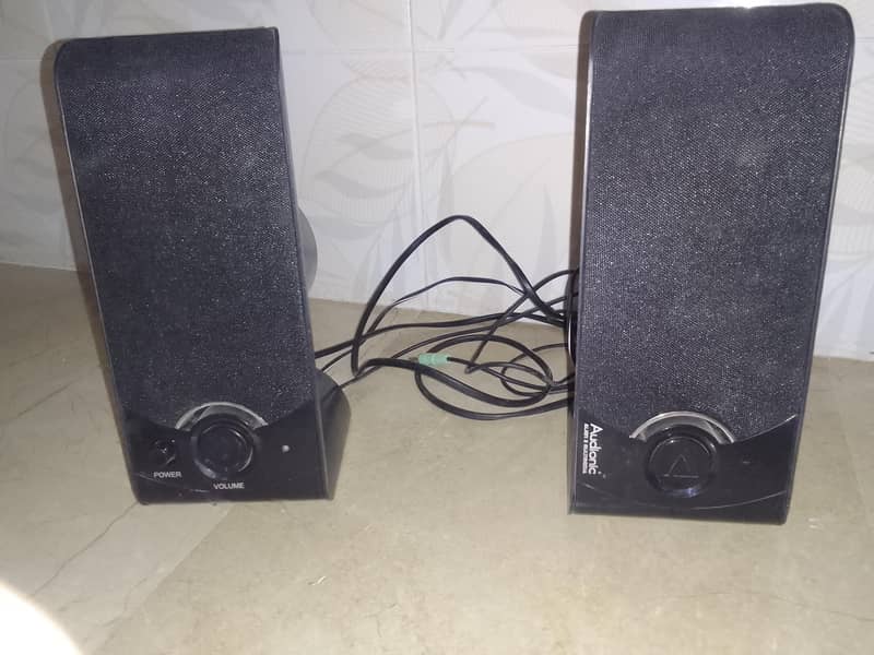 speakers 1