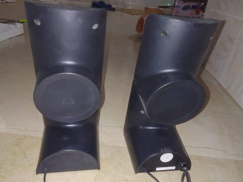 speakers 2