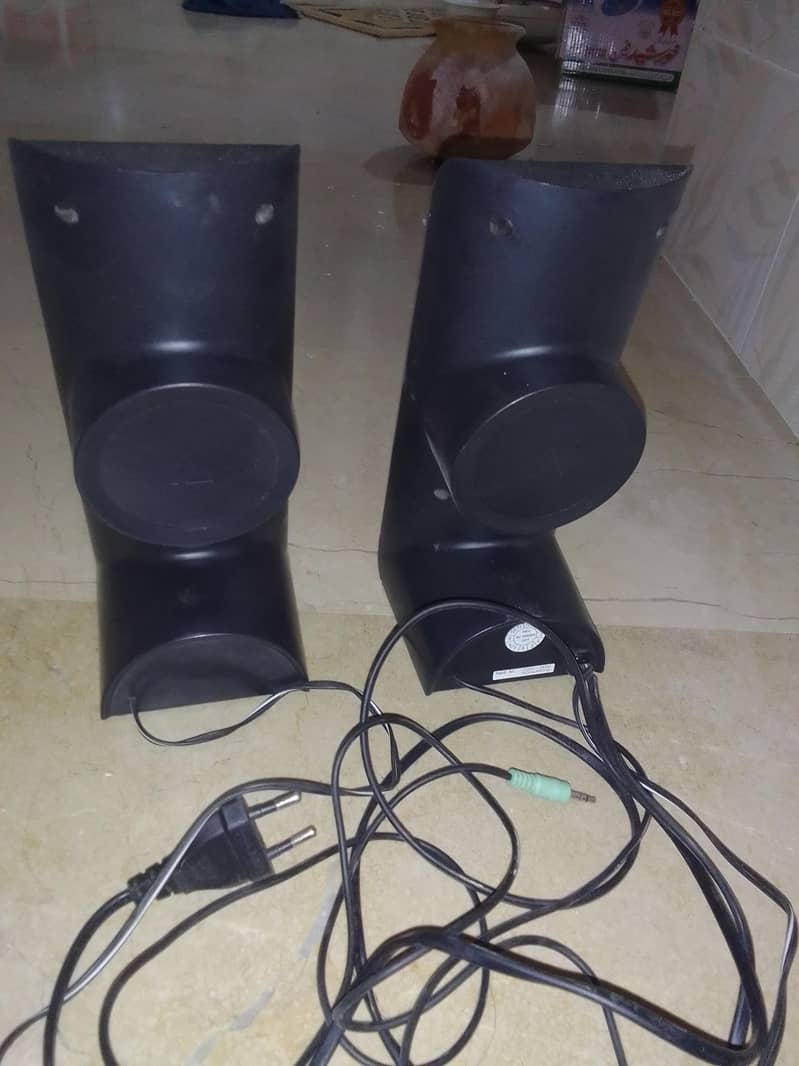 speakers 3