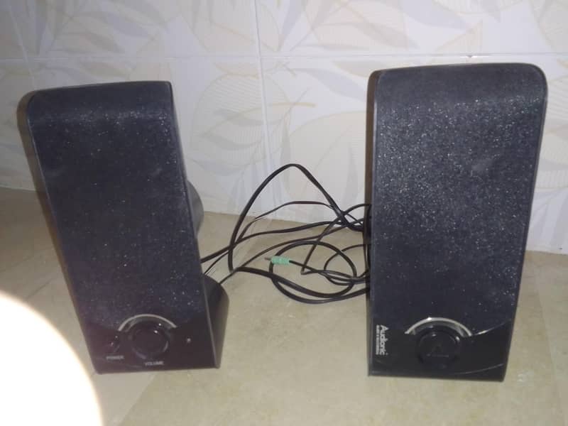 speakers 5
