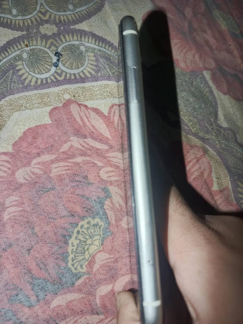 Apple iPhone 11 3