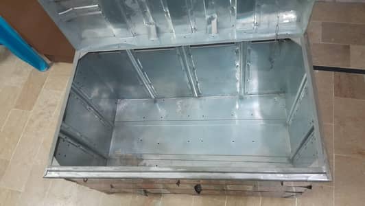 peti / trunk urgent sale