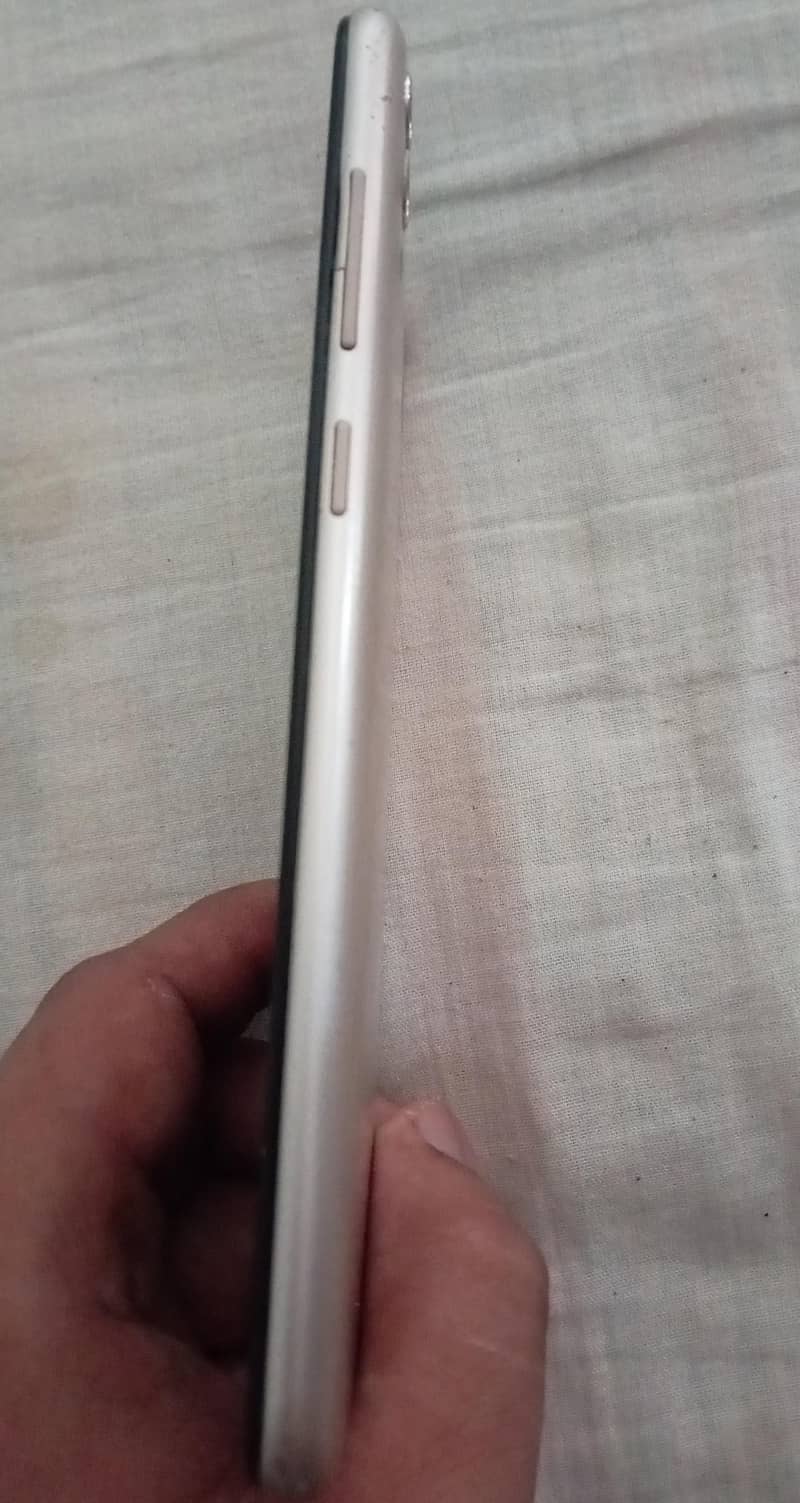 Honor 8C 1
