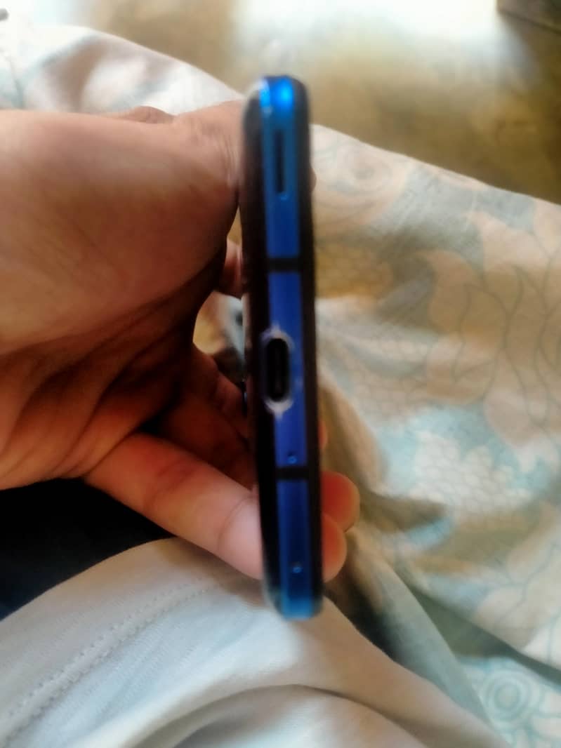 Sharp Aquos R5G 3