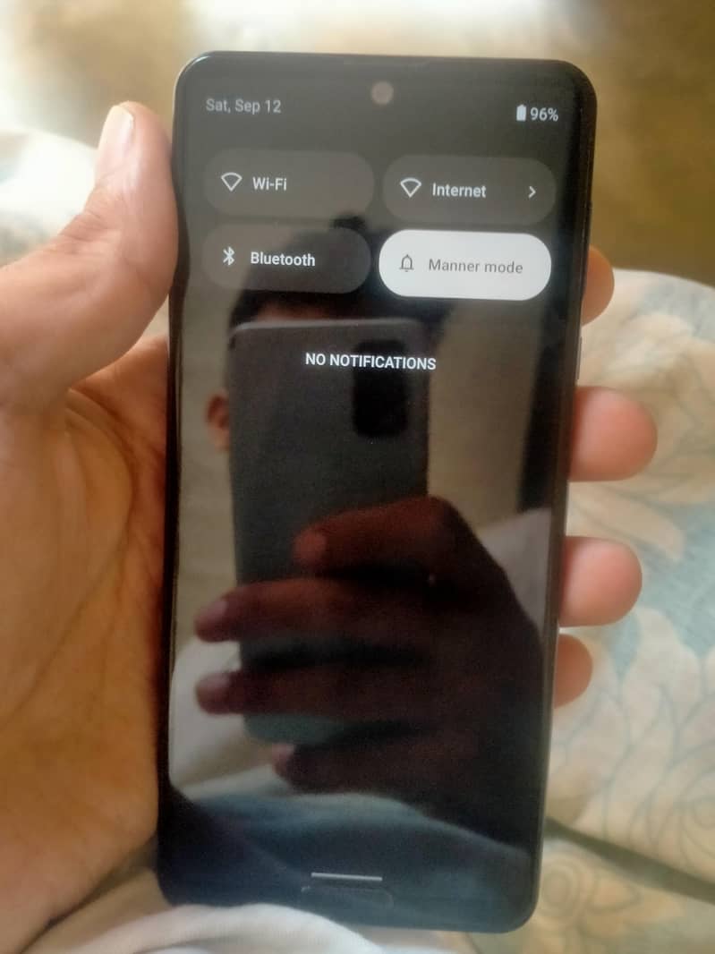 Sharp Aquos R5G 4