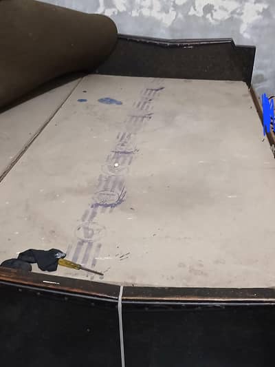 2 singal bed   (condition is 6/10 )