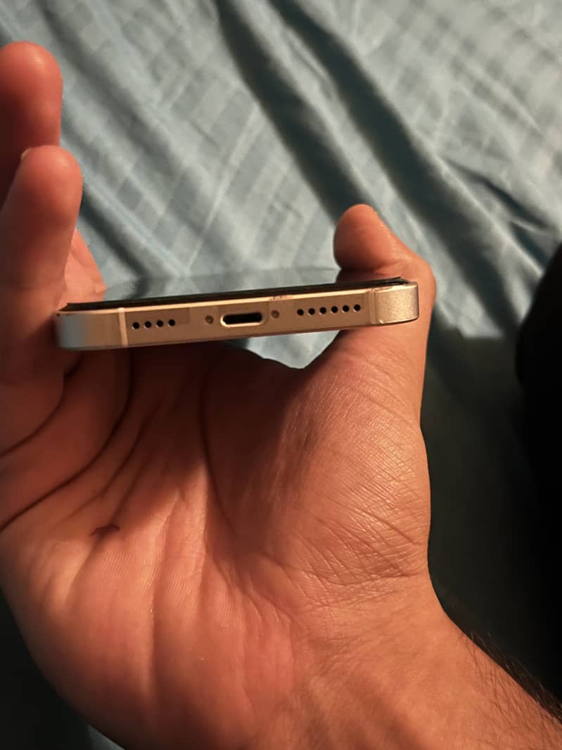 Apple iPhone 17 Pro Max 2