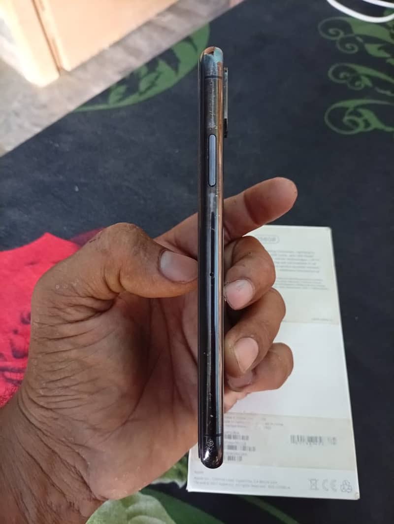 Apple iPhone X 0