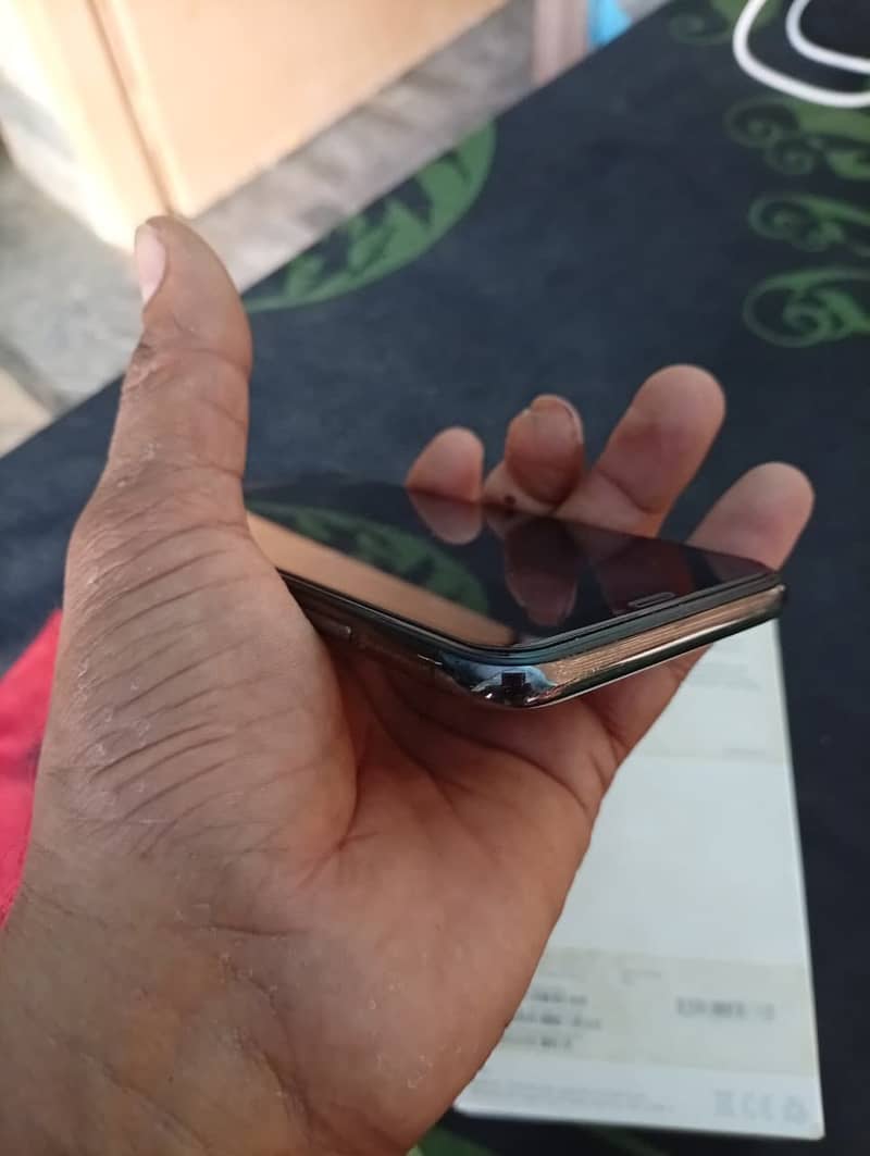 Apple iPhone X 6