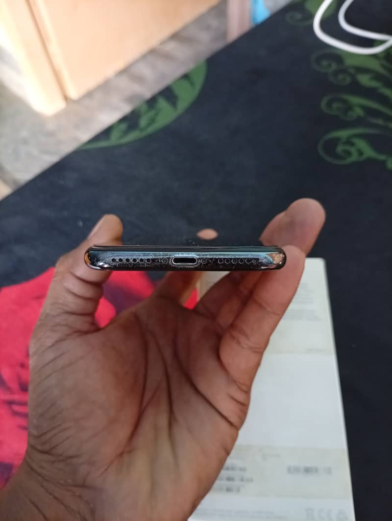Apple iPhone X 12