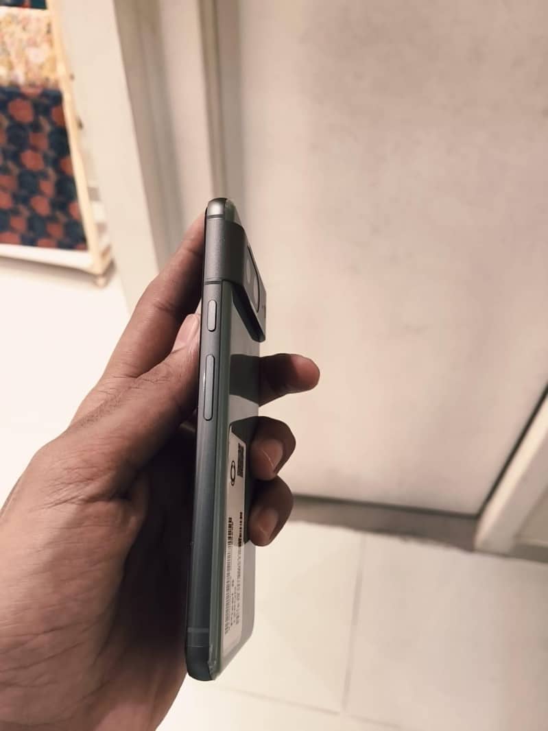 Google Pixel 8 4