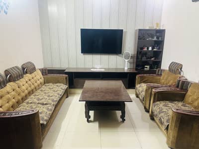Sofa set 5 piece in neat and clean condition