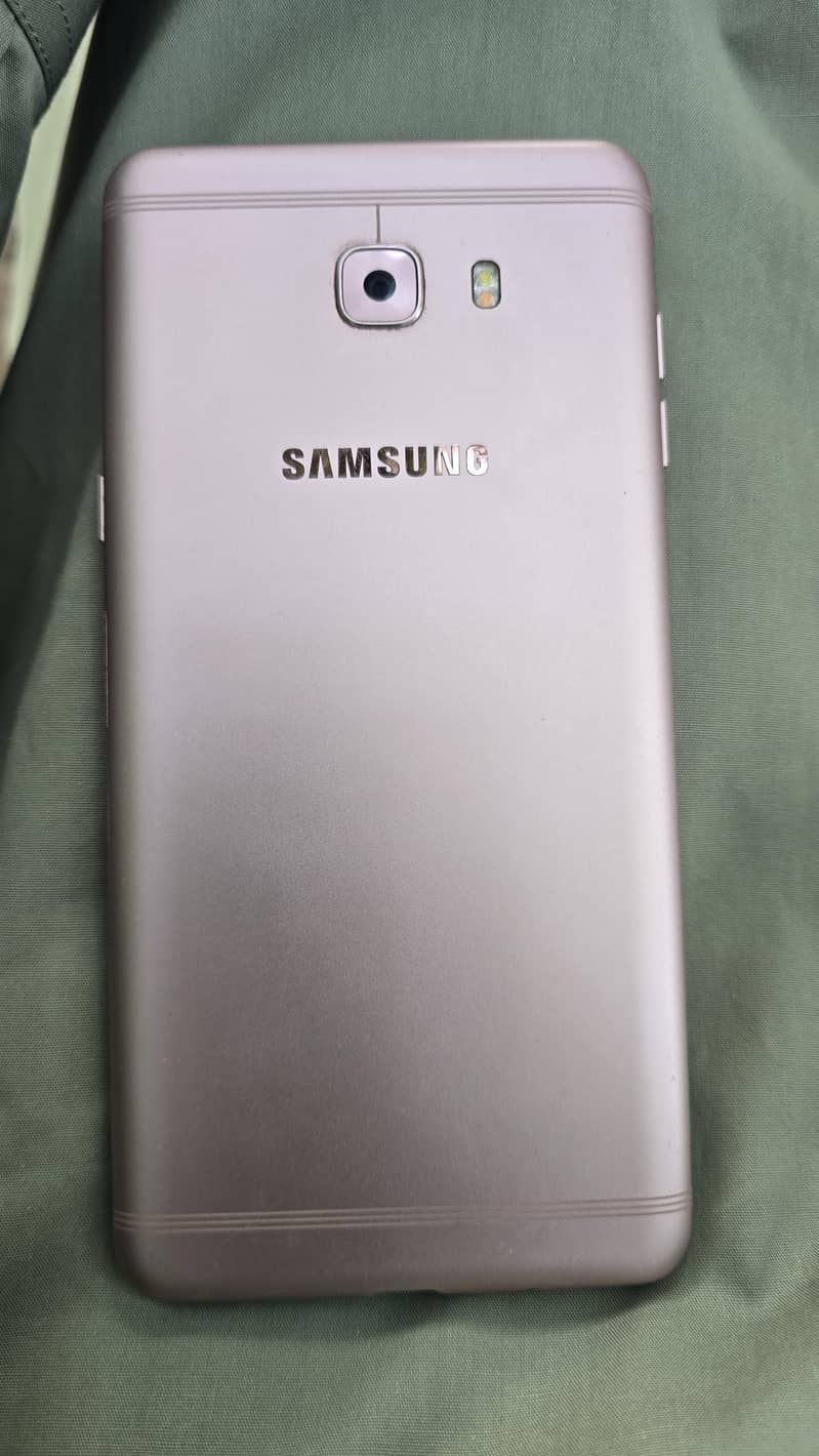 Samsung C9pro 0
