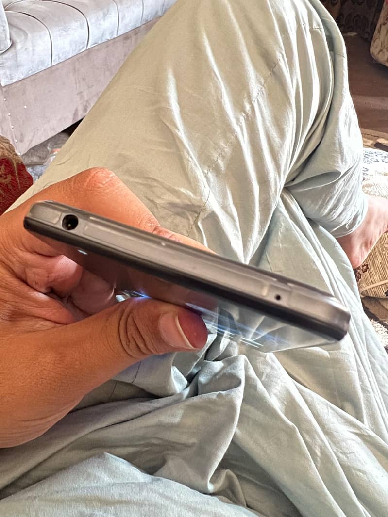 Sharp Aquos Zero 5g 3
