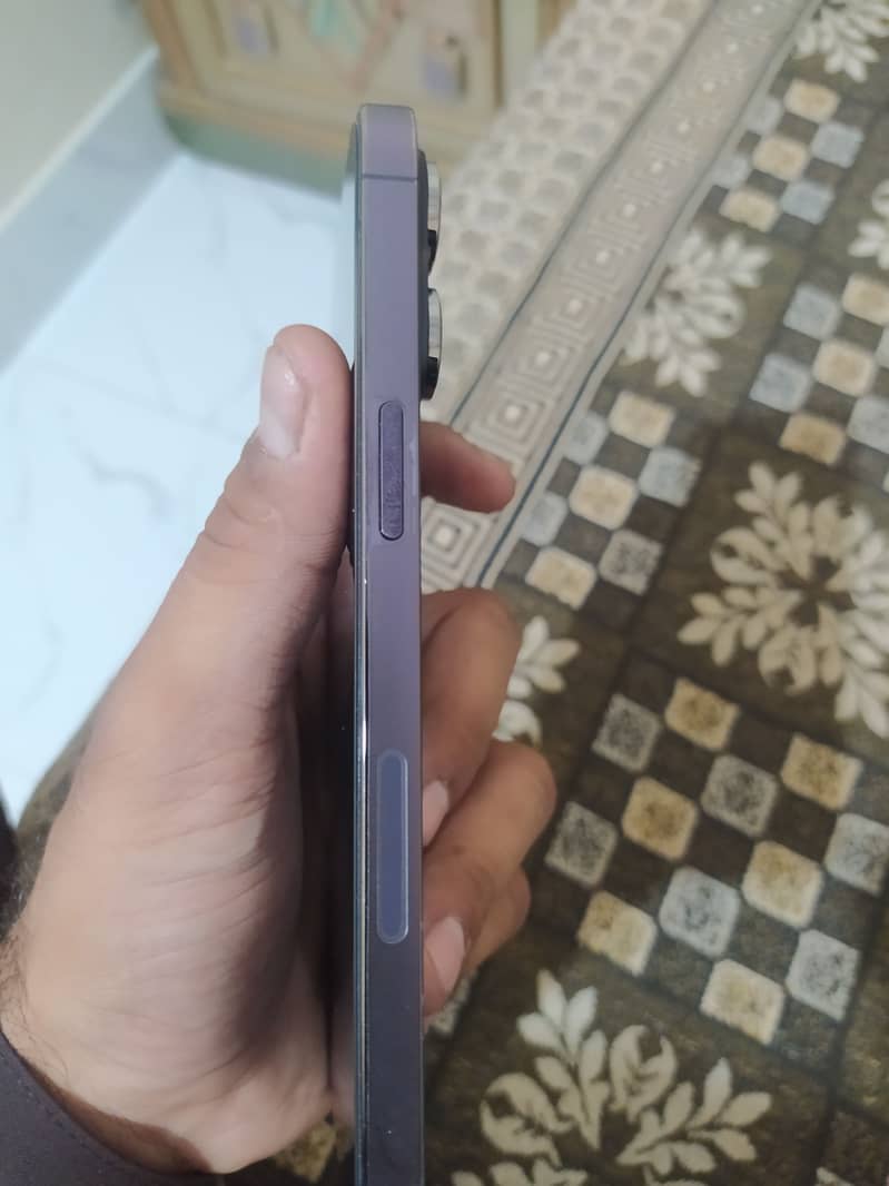 Apple iPhone 14 Pro Max 1