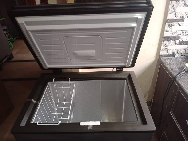 deep freezer  new condition 1