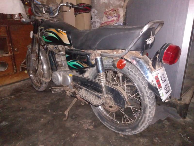 unique 125 1