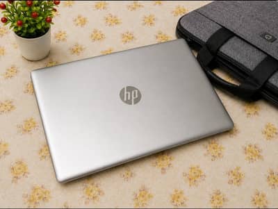 Core i5 8th Gen Laptop | 8GB RAM | 256GB SSD | Intel UHD Graphics ,GRW