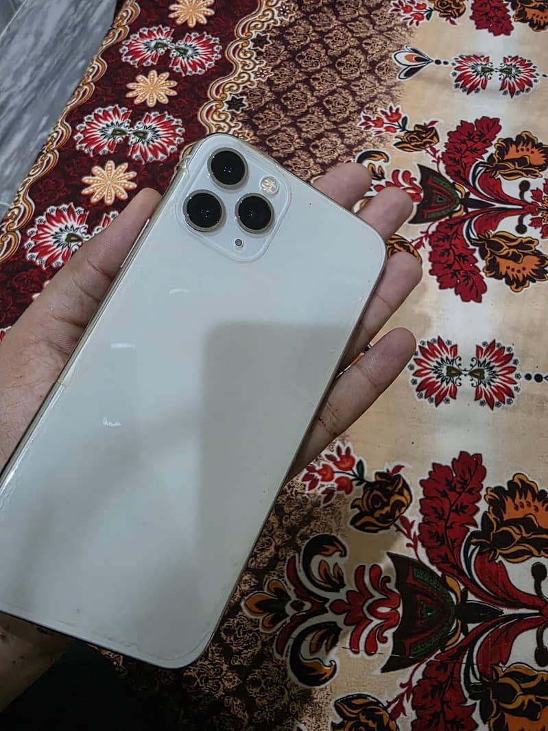 Apple iPhone 11 Pro 2