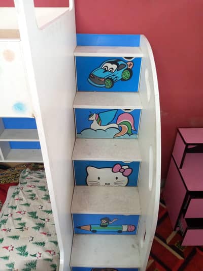 Baby bed 3 sites slide bed 5 draw best condition wthout matress