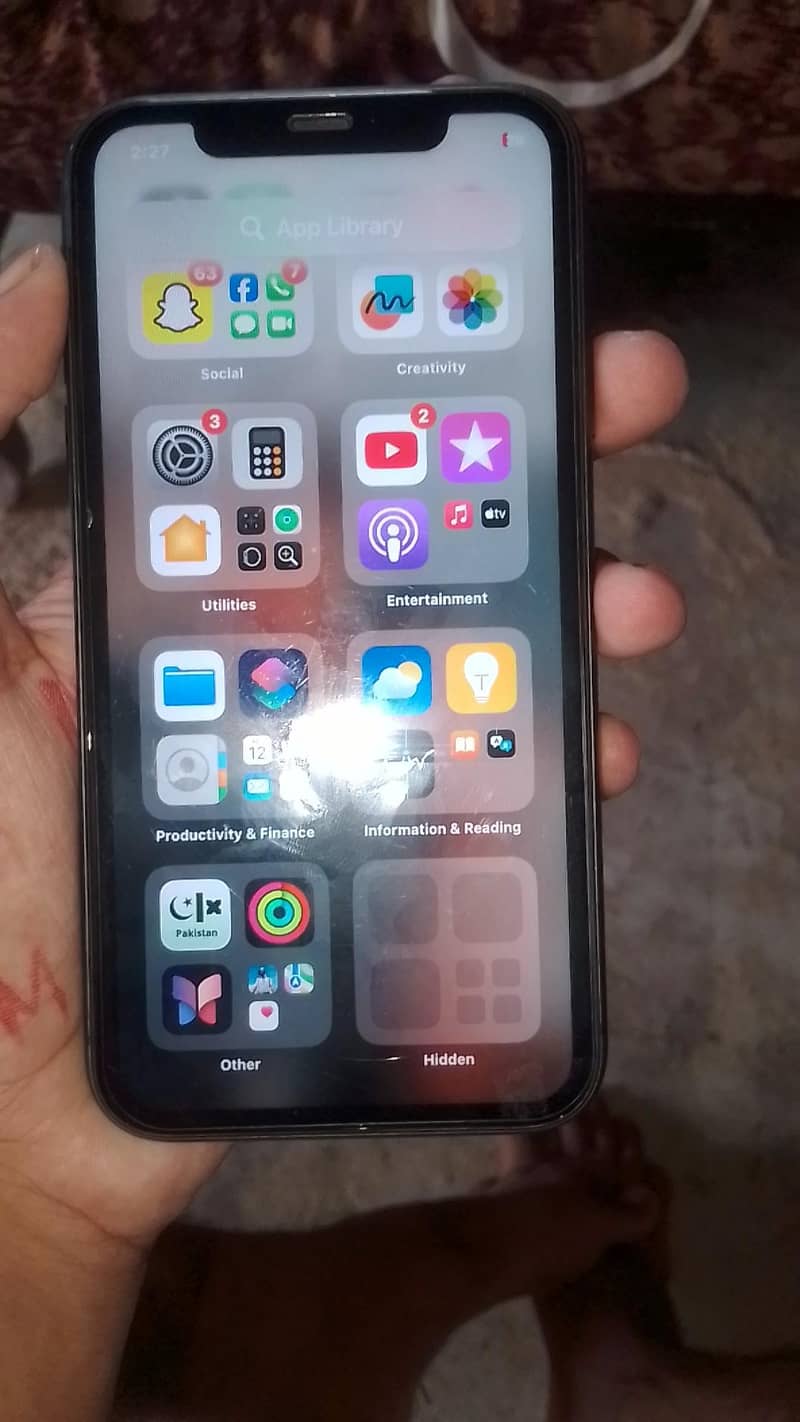 Apple iPhone 11 0