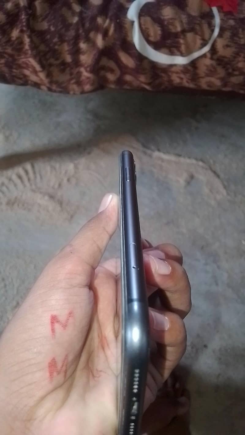 Apple iPhone 11 5