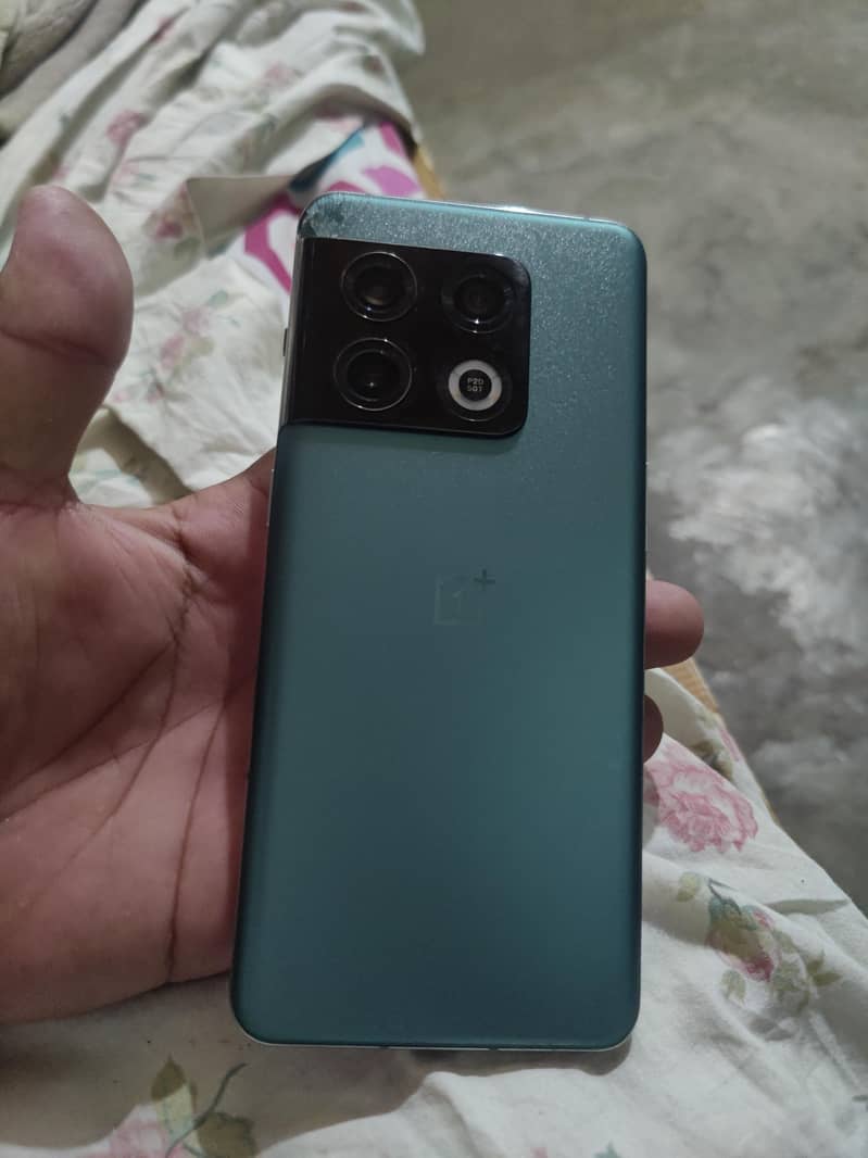 One Plus 10 Pro 1