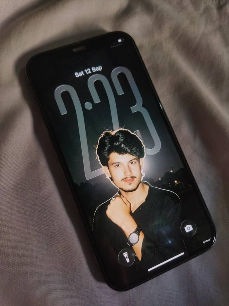 Apple iPhone 12 1