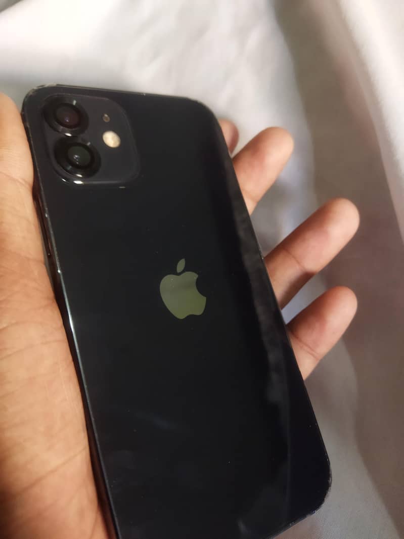 Apple iPhone 12 4