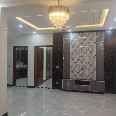 5 MARLA HOUSE AVAILABLE FOR RENT