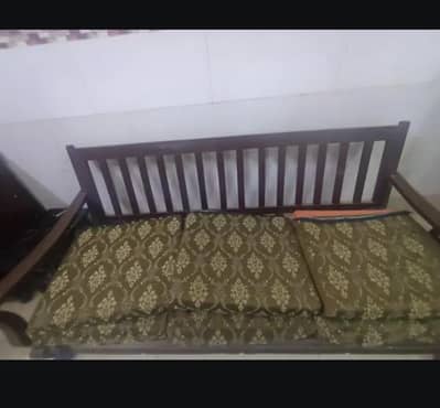 5 seater sofa set urgent sale only serious buyer can contact