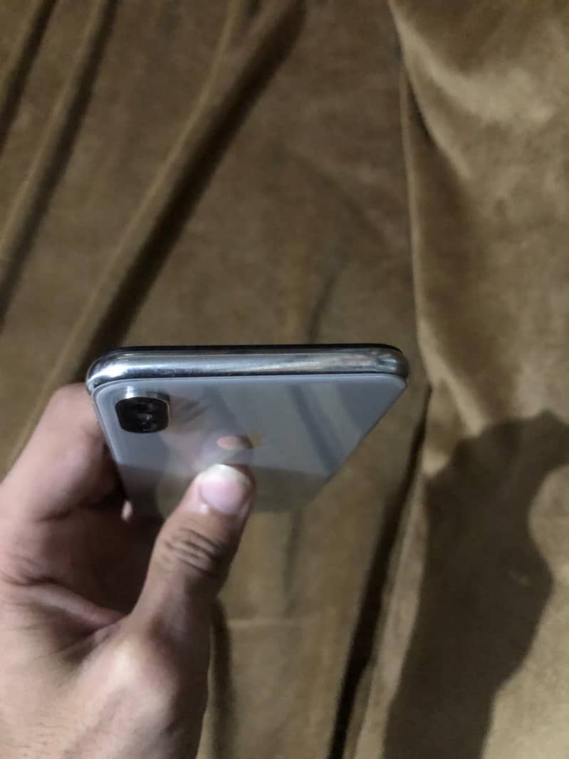 Apple iPhone X 0