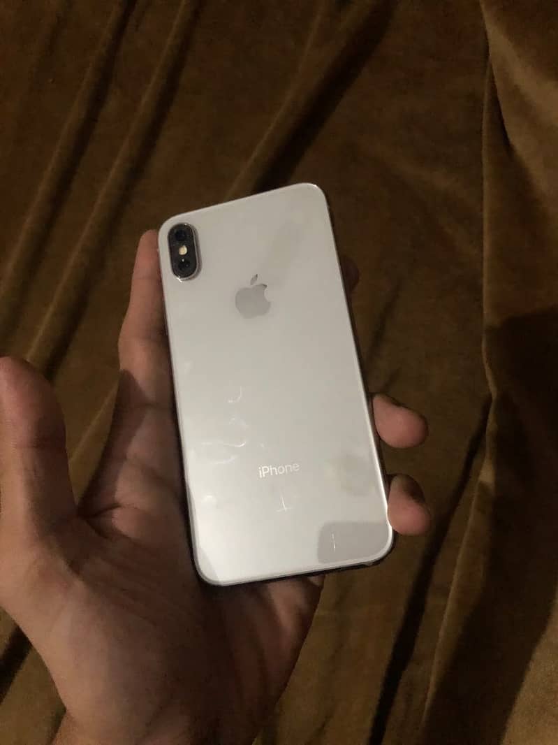 Apple iPhone X 4