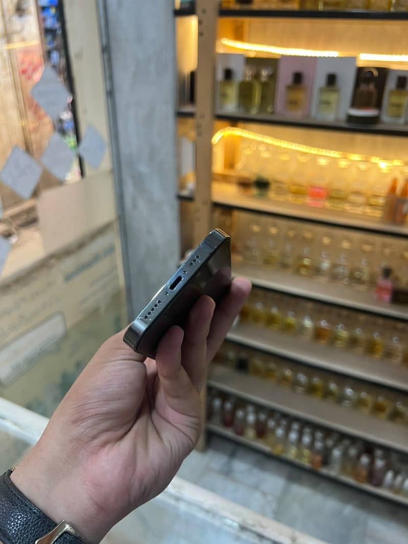 Apple iPhone 13 Pro 1