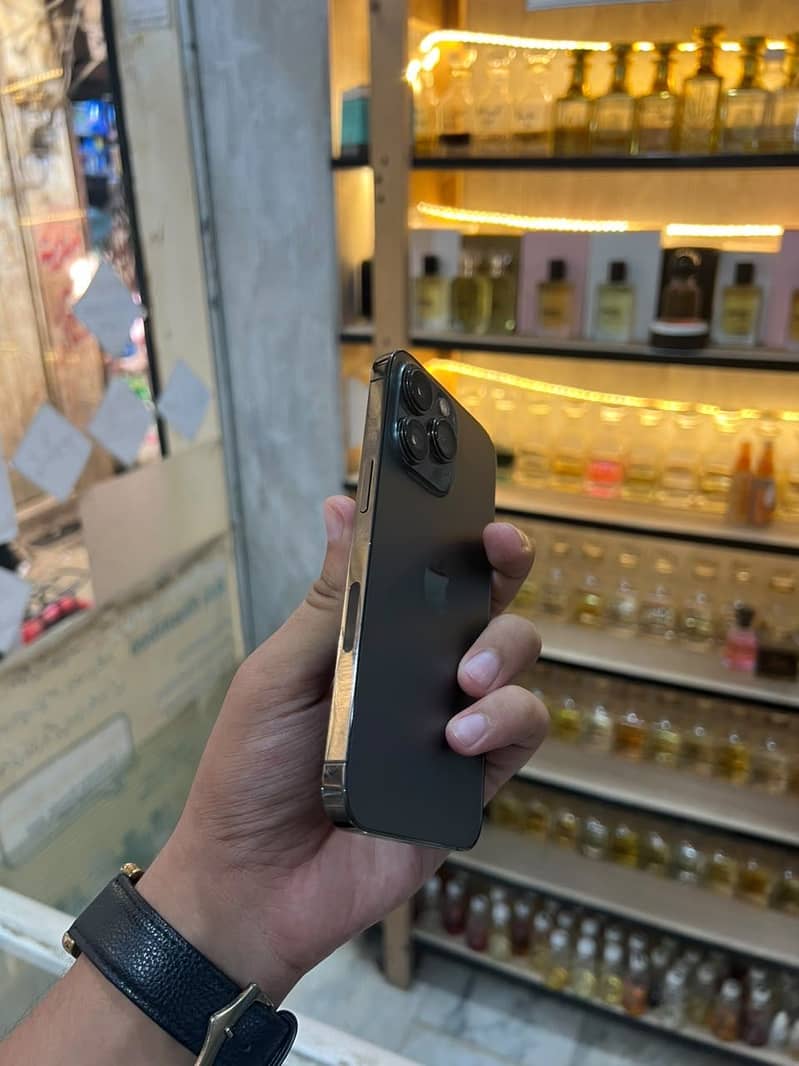 Apple iPhone 13 Pro 2