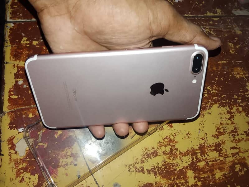 Apple iPhone 7 Plus 0