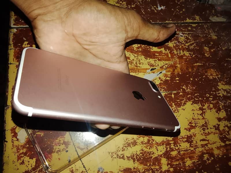 Apple iPhone 7 Plus 2