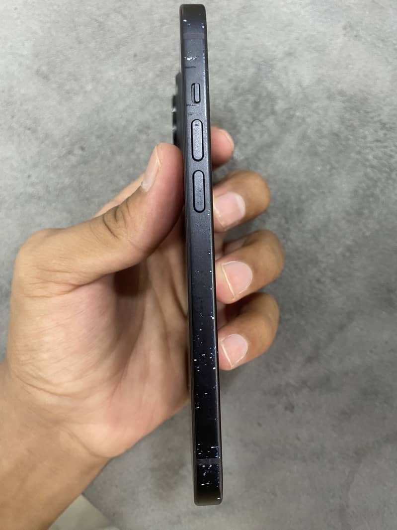 Apple iPhone 15 3
