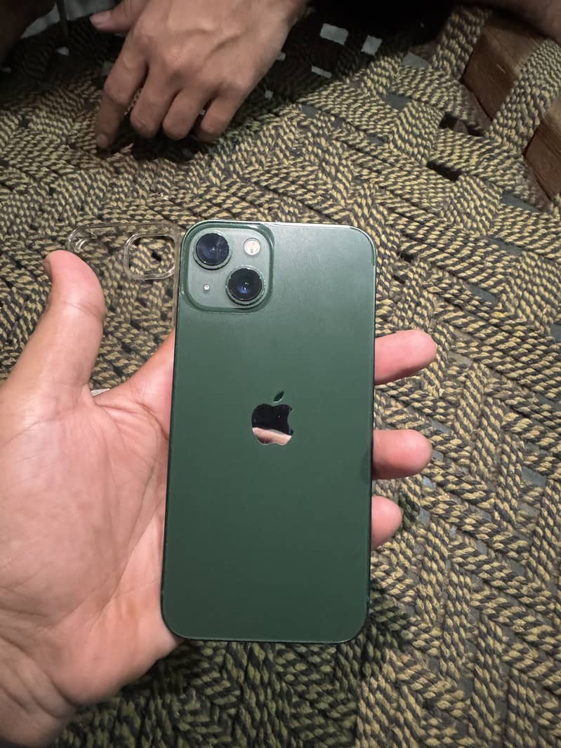 Apple iPhone 13 0