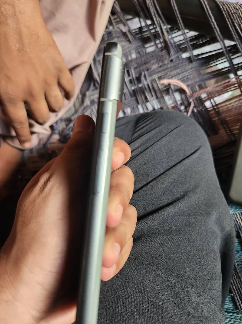 Google Pixel 8 waterpack 3