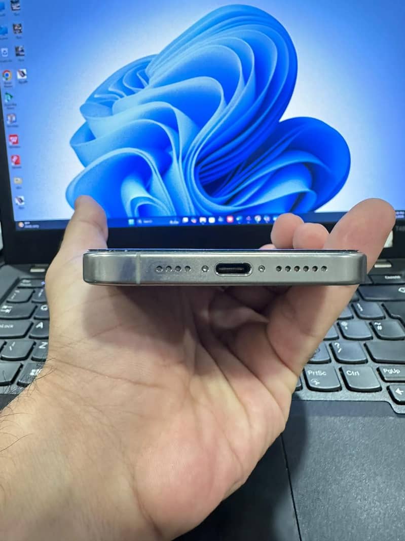 Apple iPhone 15 Pro Max 3