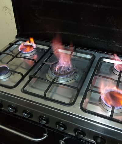 Nasgas 5-Burner Cooking Range – Excellent Condition!